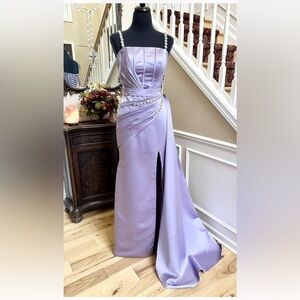 Elegant Prom Bridesmaid Evening Crystal Ruched Detailed Fitted Slit Gown Size 2